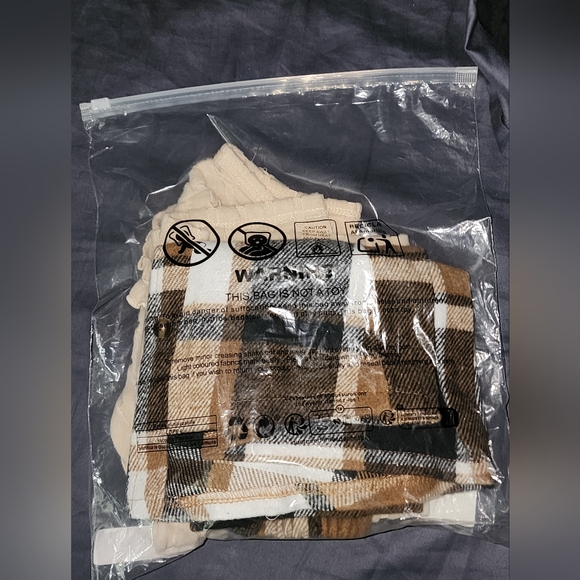 2 Piece Skirt Outfit Size 5 - Picture 4 of 4